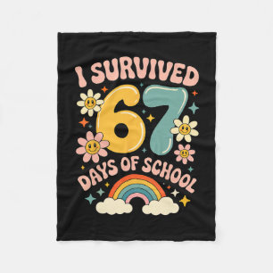 Ich überlebte 67 Tage Schule Gen Alpha Slang Retro Fleecedecke
