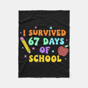 Ich überlebte 67 Tage Schule Six Seven Meme für mi Fleecedecke