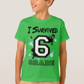 Ich überlebte 6. Klasse T-Shirt (Vorderseite)