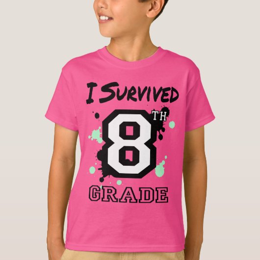 Ich überlebte 8. Klasse T-Shirt (Vorderseite)