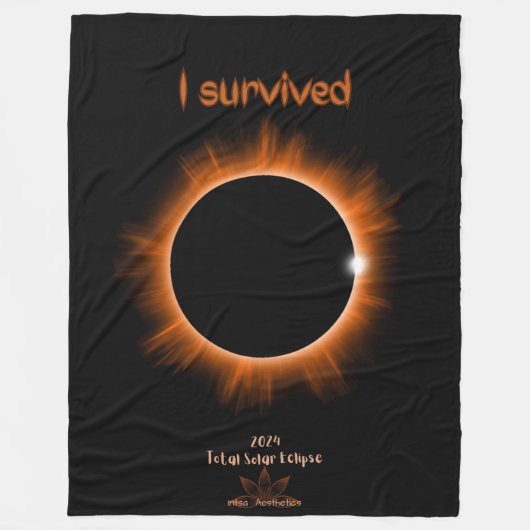 Ich überlebte das Jahr 2024: Solar Eclipse Fleece (Vorderseite)