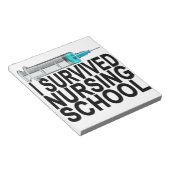 Ich überlebte die Kindergärtnerschule T - Shirt vo Notizblock (angewinkelt)