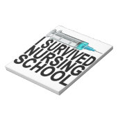 Ich überlebte die Kindergärtnerschule T - Shirt vo Notizblock (Rotiert)