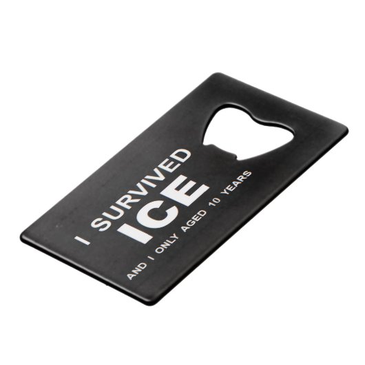 Ich überlebte ICE Geldbeutel Flaschenöffner (Vorderseite Schrägansicht)