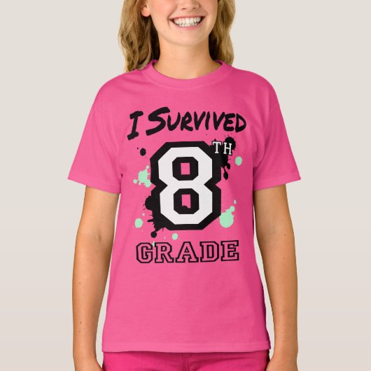 Ich überlebte Mädchen der achten Klasse T-Shirt (Vorderseite)