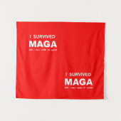 Ich überlebte MAGA  Wandteppich (Vorderseite (Horizontal))