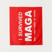 Ich überlebte MAGA Wandteppich (Vorderseite)