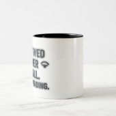 Ich überlebte noch eine Augenrolle. Medal Pending Zweifarbige Tasse (Mittel)