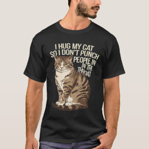 Ich umarme meine Katze, damit ich Leute nicht am H T-Shirt