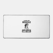 Ich umarmte meinen Beagle, damit ich nicht Leute e Schreibtischunterlage (Vorderseite)