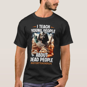Ich unterrichte junge Leute über den Tee der Toten