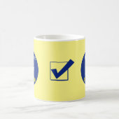 ICH VERSPRECHE, PERSON ABSTIMMEN ZU KÖNNEN (gelb) Kaffeetasse (Mittel)