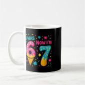 Ich war 6 jetzt bin ich 7 Sechs Sieben Meme Eiscre Kaffeetasse (Links)