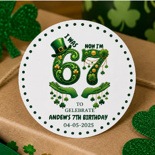 Ich war 6, jetzt bin ich 7 St. Patrick’s Day Junge Runder Aufkleber