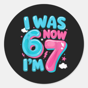 Ich war sechs, jetzt bin ich sieben 67 Groovy 7. G Runder Aufkleber