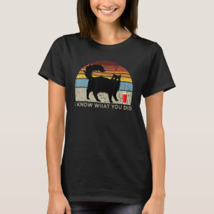 Ich weiß, was du getan hast, schwarzes Katze roter T-Shirt