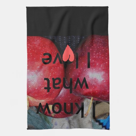 "Ich weiß, was ich Liebe" - Design mit Apple-Thema Geschirrtuch (Vertikal)