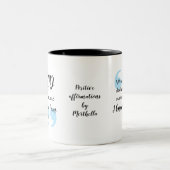ICH WEISS, WER ICH EINE positive Christliche Bestä Zweifarbige Tasse (Mittel)