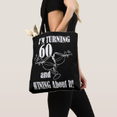 Ich wende 60 und gewinne darüber Tote Tasche (Von Nahem)