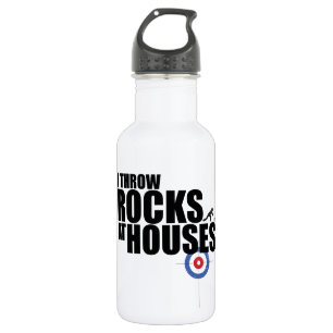 Ich werfe Felsen am Hauswinden Trinkflasche
