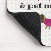 Ich will gerade, um Wein zu trinken u. pet meine Mousepad (Ecke)