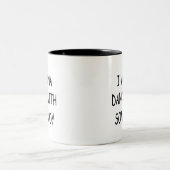 ICH WILL, UM MIT JEMAND Schwarzes ZU TANZEN Zweifarbige Tasse (Mittel)