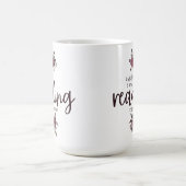 Ich wünschte, ich würde gerade lesen (mit Rose) Kaffeetasse (Mittel)