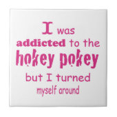 Ich wurde dem Hokey Pokey Typografy Zitat zugeschr Fliese (Vorderseite)