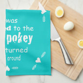 Ich wurde dem Hokey Pokey Typografy Zitat zugeschr Handtuch (Viertel Falte)