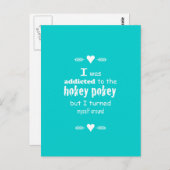 Ich wurde dem Hokey Pokey Typografy Zitat zugeschr Postkarte (Vorne/Hinten)