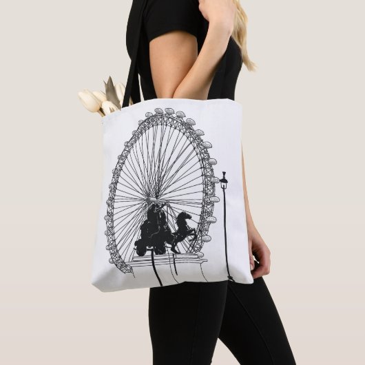 Iconic London Attraction Pen und Ink Sketch Tasche (Von Nahem)