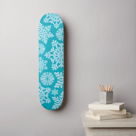 Icy Aqua Aquamarin Frozen Winterschneeflocken Weih Skateboard (Wandkunst)