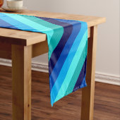 Icy Blue Aquamarin Stripes Small Table Runner Kurzer Tischläufer (Beispiel)