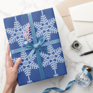 Icy Blue Frozen Winter Frostige Schneeflocken Weih Geschenkpapier