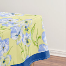 Icy Blue Stiefmütterchen auf einem Tablecloth