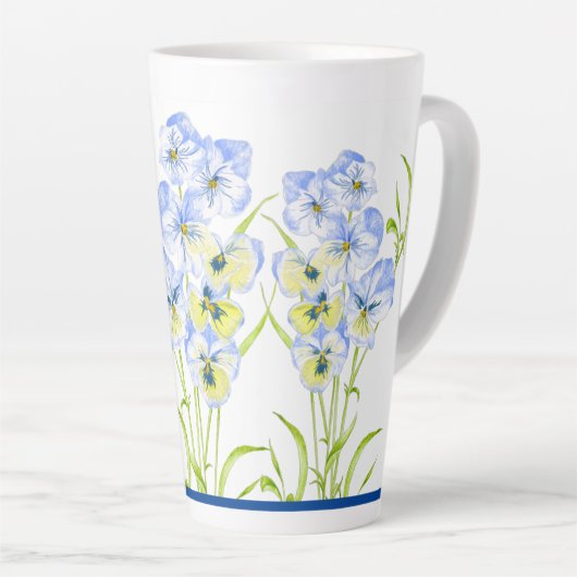 Icy Blue Stiefmütterchen auf einer großen Latte-Ta Milchtasse (Rechte Ecke)