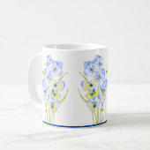Icy Blue Stiefmütterchen auf einer klassischen Tas Kaffeetasse (Vorderseite Links)