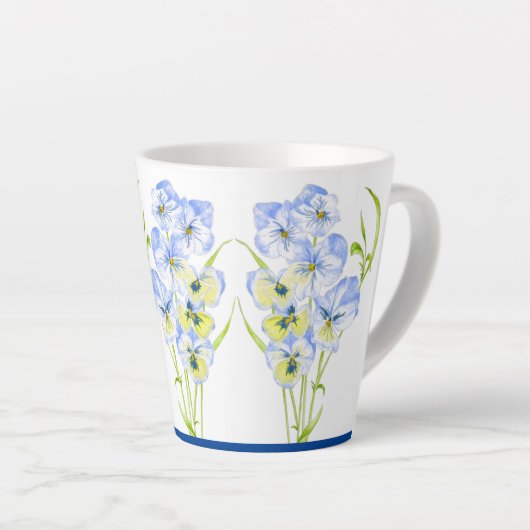 Icy Blue Stiefmütterchen auf einer kleinen Latte-T Milchtasse (Rechte Ecke)