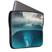 Icy Mountain View Laptopschutzhülle (Vorne Rechts)