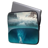 Icy Mountain View Laptopschutzhülle (Vorderseite Links)