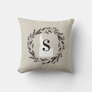 Idaho Rustic Wreath Monogram Throw Pillow Kissen