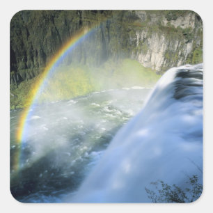 Idaho. USA. Regenbogen im Sprühnebel oberhalb von Quadratischer Aufkleber