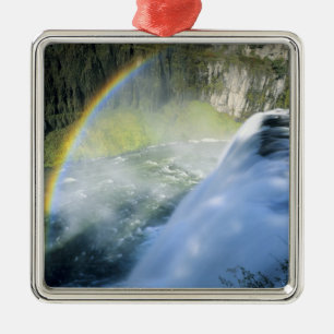 Idaho. USA. Regenbogen im Sprühnebel oberhalb von Silbernes Ornament