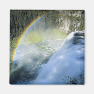 Idaho. USA. Regenbogen in Spray über Obermesa Magnet