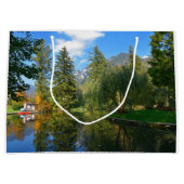 Idylle des Herbstbeckens Große Geschenktüte (Vorderseite)