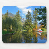 Idylle des Herbstbeckens Mousepad (Vorne)