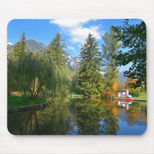 Idylle des Herbstbeckens Mousepad (Vorne)