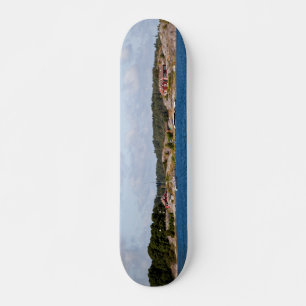 Idyllische Küstenlandschaft Skateboard