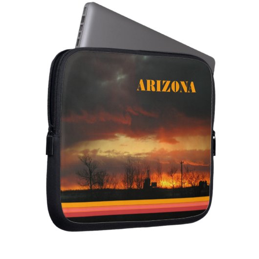 Idyllische Landschaft Laptopschutzhülle (Vorne Rechts)