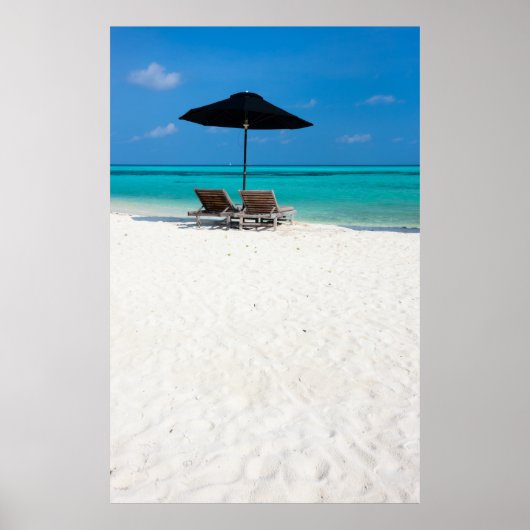 Idyllischer tropischer Strand auf den Malediven Poster (Vorne)